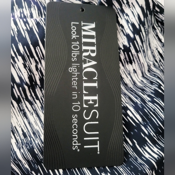 🐟MIRACLESUIT PEEPHOLE TANKINI TOP SIZE 8 - Picture 9 of 9